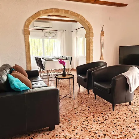 Perla Del Montgo Nyaraló *